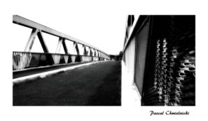 photographie de conflans-sainte-honorine- le pont piétons